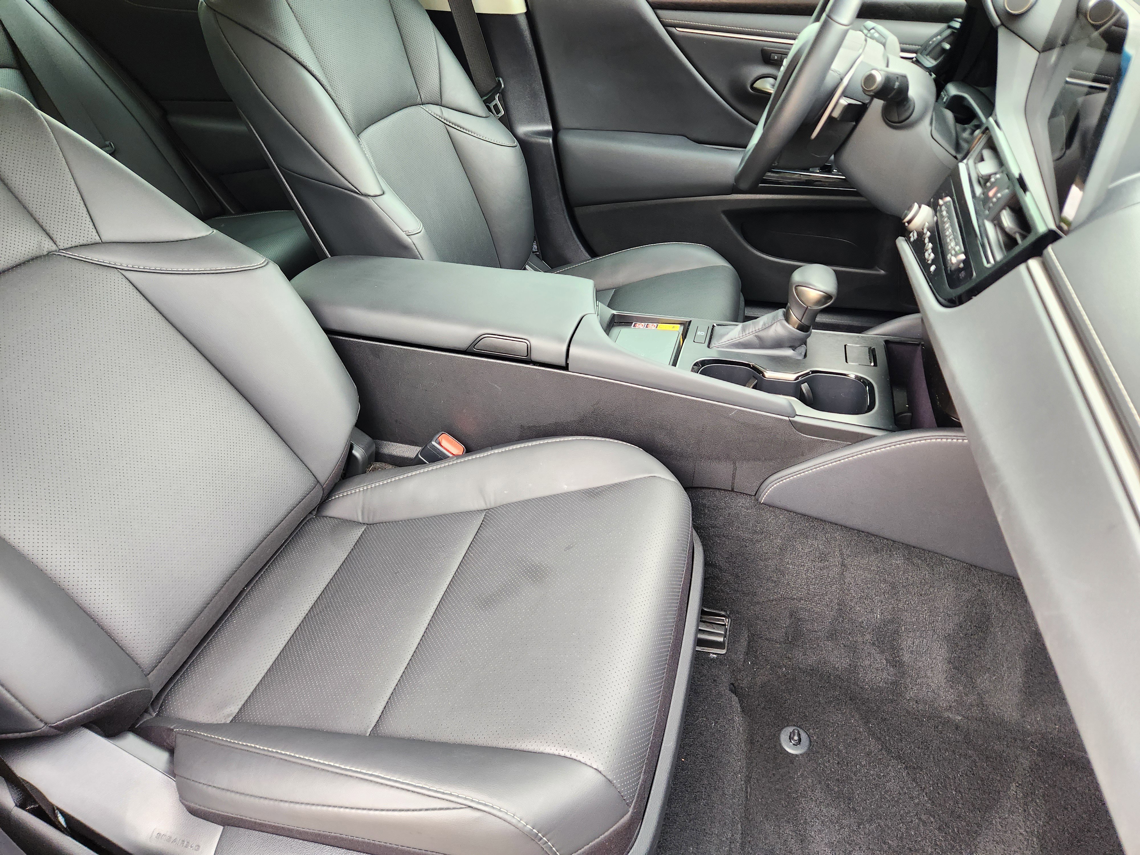 Used 2025 Lexus ES 350 w/ Premium Package image 6