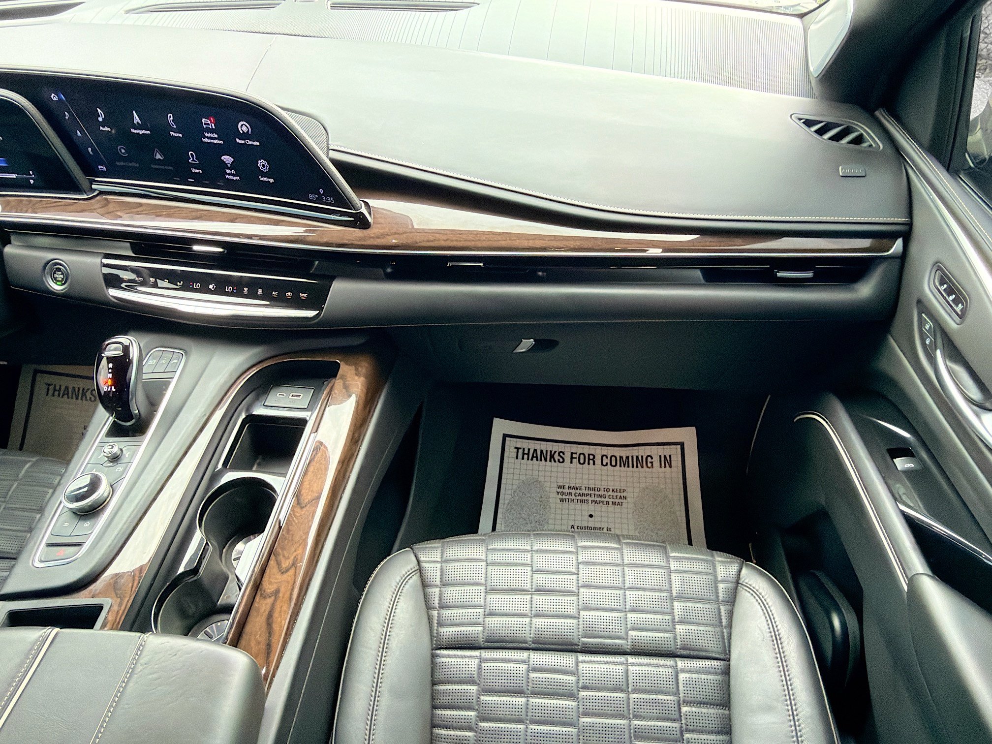 Used 2023 Cadillac Escalade ESV Sport Platinum w/ LPO, ONYX Package AWD/4WD image 17