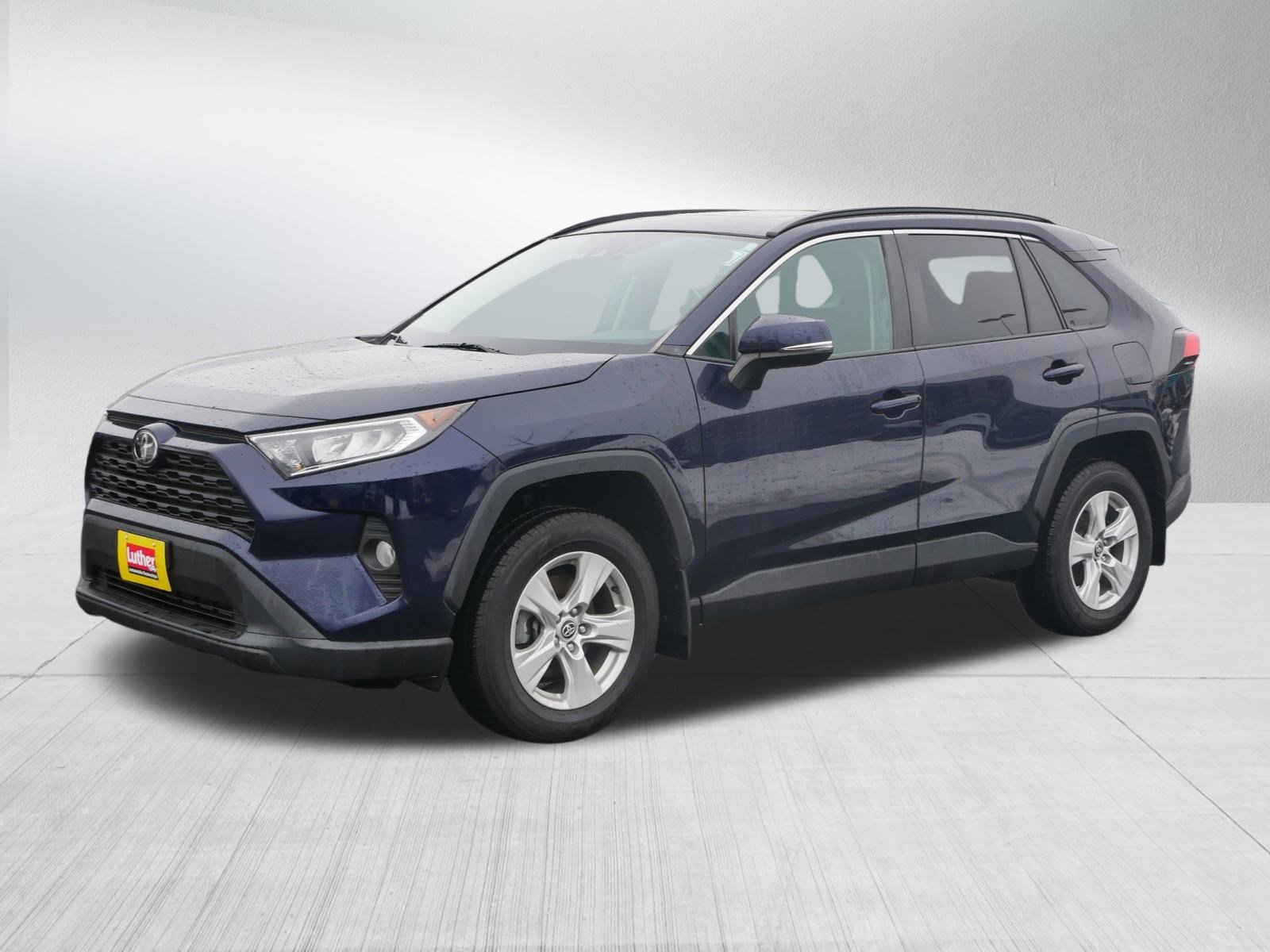 Used 2020 Toyota RAV4 XLE image 3