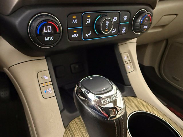 Used 2019 GMC Acadia Denali w/ Technology Package FWD image 25