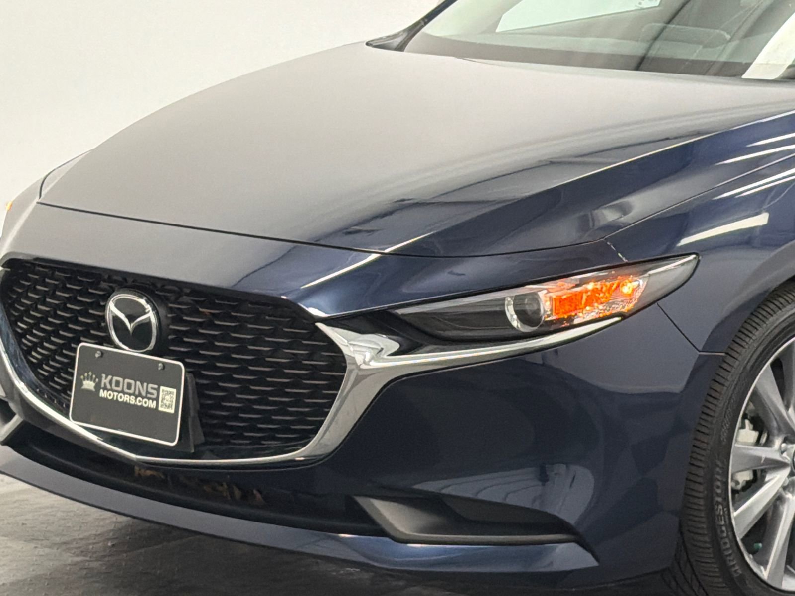 Used 2023 MAZDA MAZDA3 s image 2