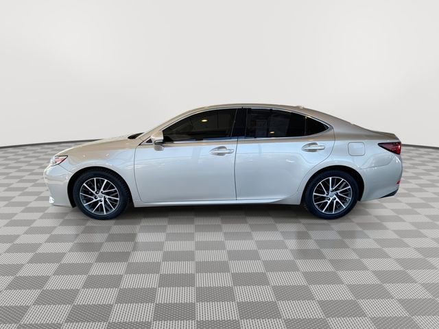 Used 2016 Lexus ES 350 w/ Luxury Package w/Wood Trim image 6