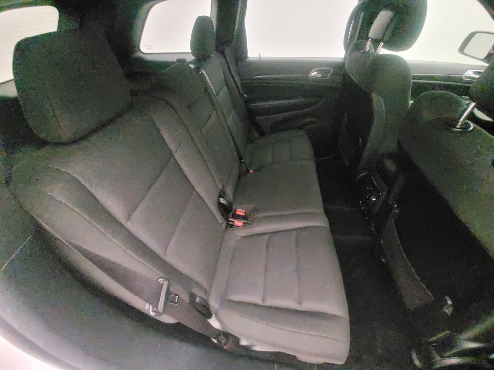 Used 2019 Jeep Grand Cherokee Laredo image 19
