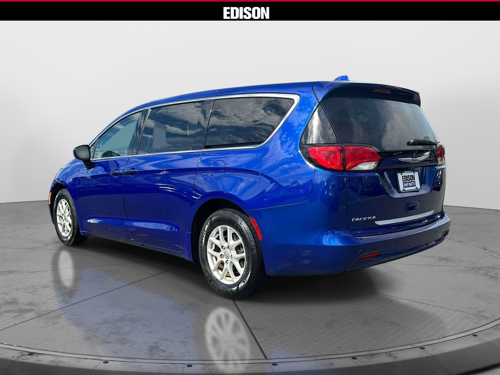 Used 2019 Chrysler Pacifica LX FWD image 5