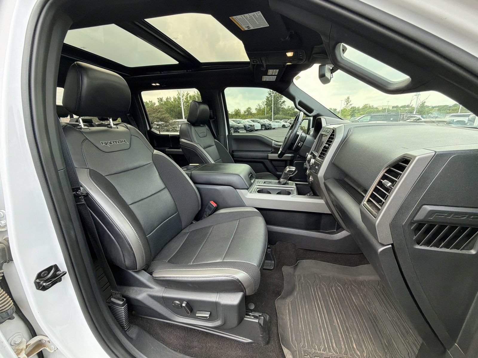 Used 2020 Ford F150 Raptor w/ Equipment Group 802A Luxury AWD/4WD image 27