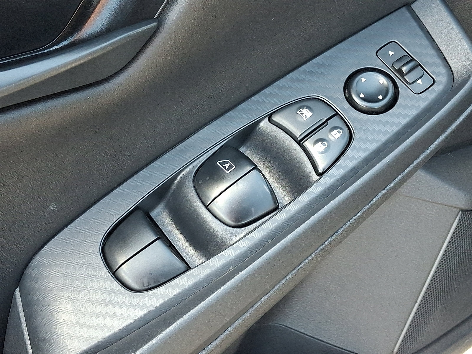 Used 2025 Nissan Sentra S FWD image 15