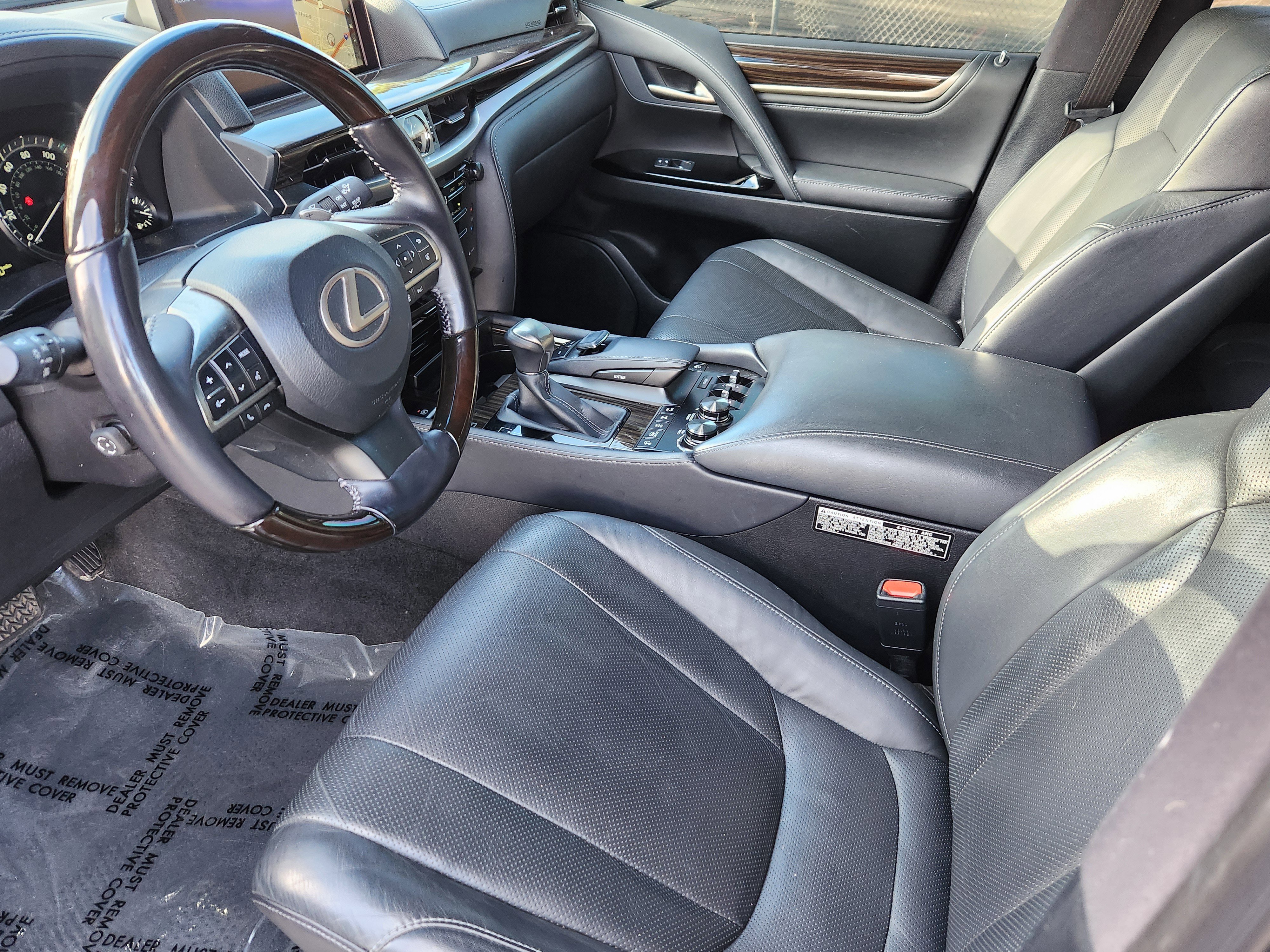 Used 2021 Lexus LX 570 4WD w/ 3rd Row & Luxury Pkg image 13