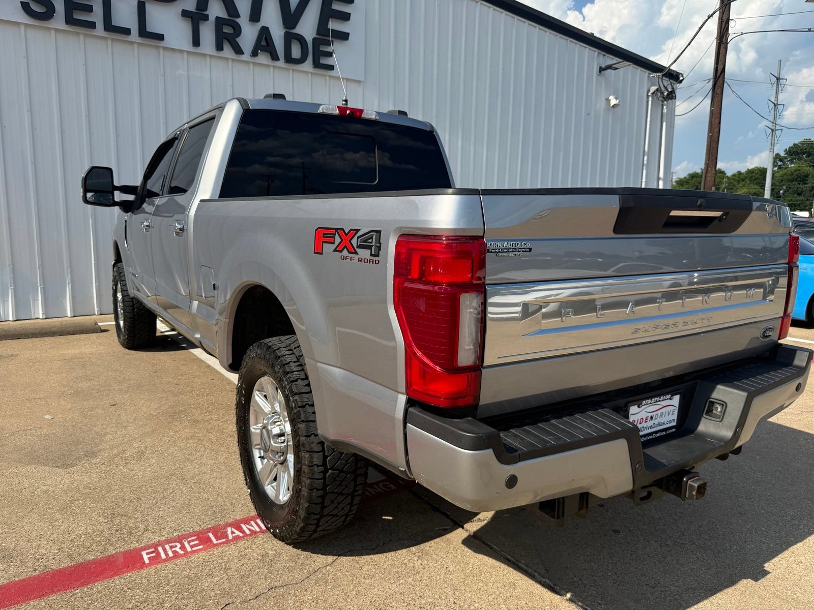 Used 2020 Ford F250 Platinum w/ FX4 Off-Road Package AWD/4WD image 4