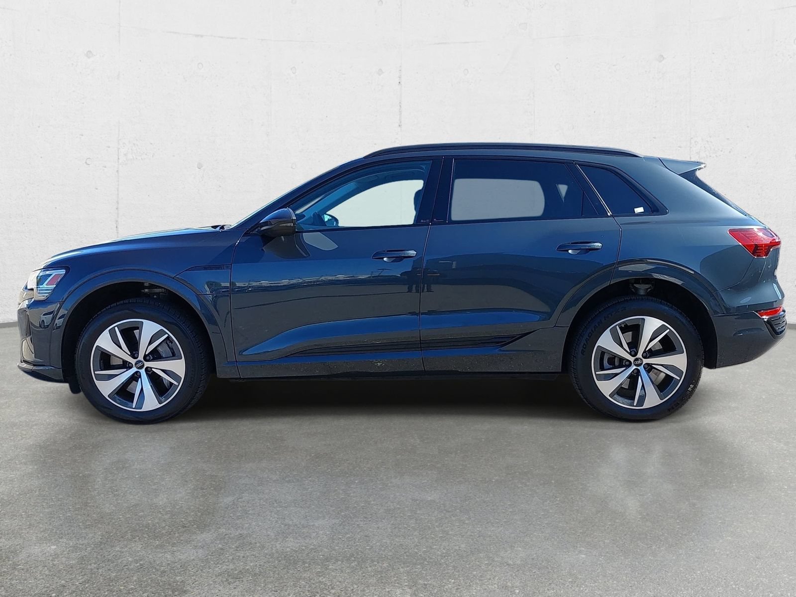 Used 2024 Audi Q8 e-tron Premium Plus AWD/4WD image 8