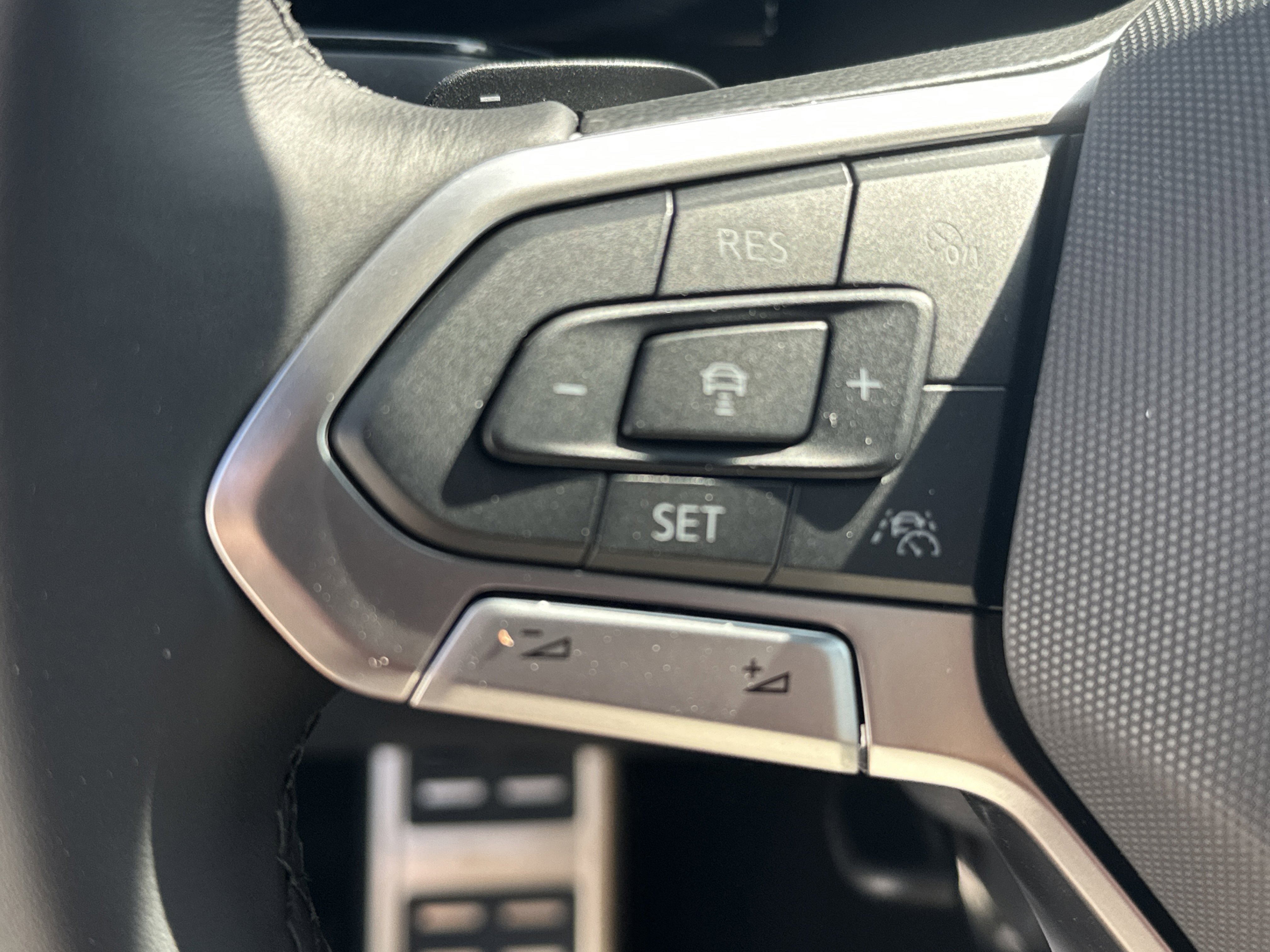 New 2026 Volkswagen Atlas Cross Sport SEL Premium R-Line image 23