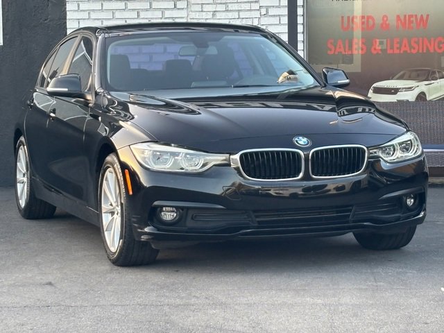 Used 2018 BMW 320i Sedan RWD image 4