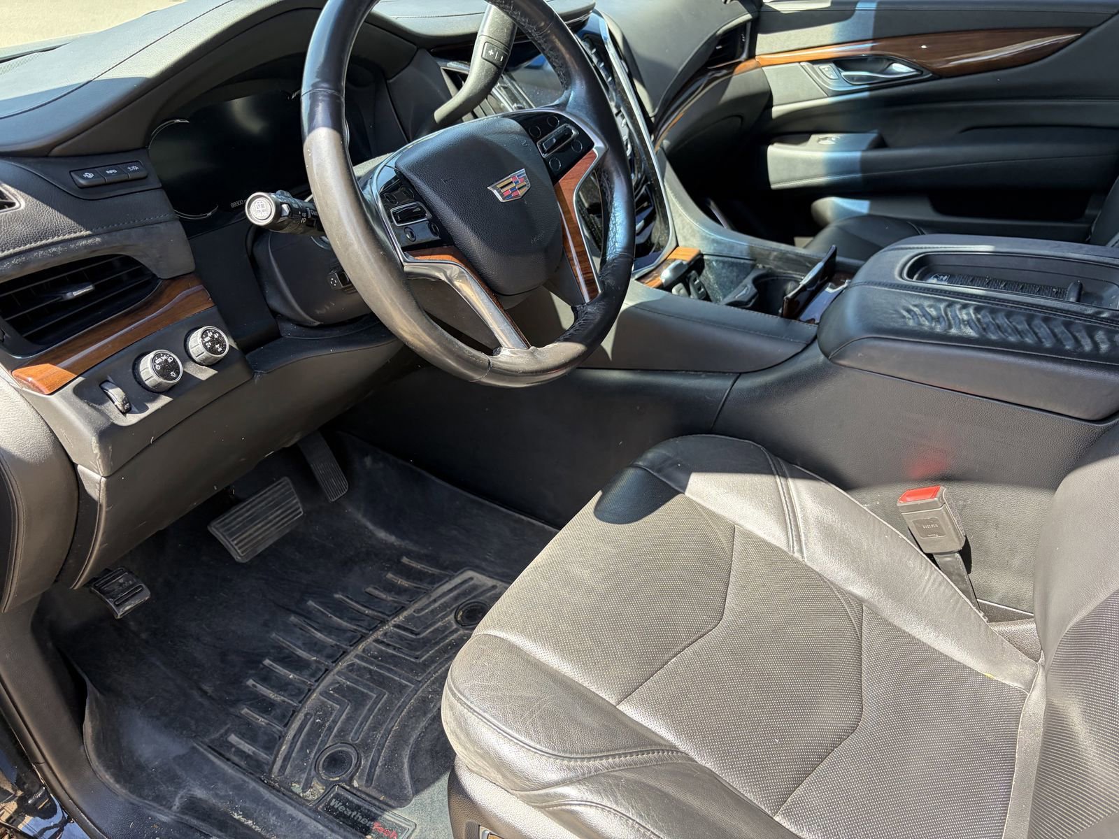 Used 2016 Cadillac Escalade Luxury AWD/4WD image 9