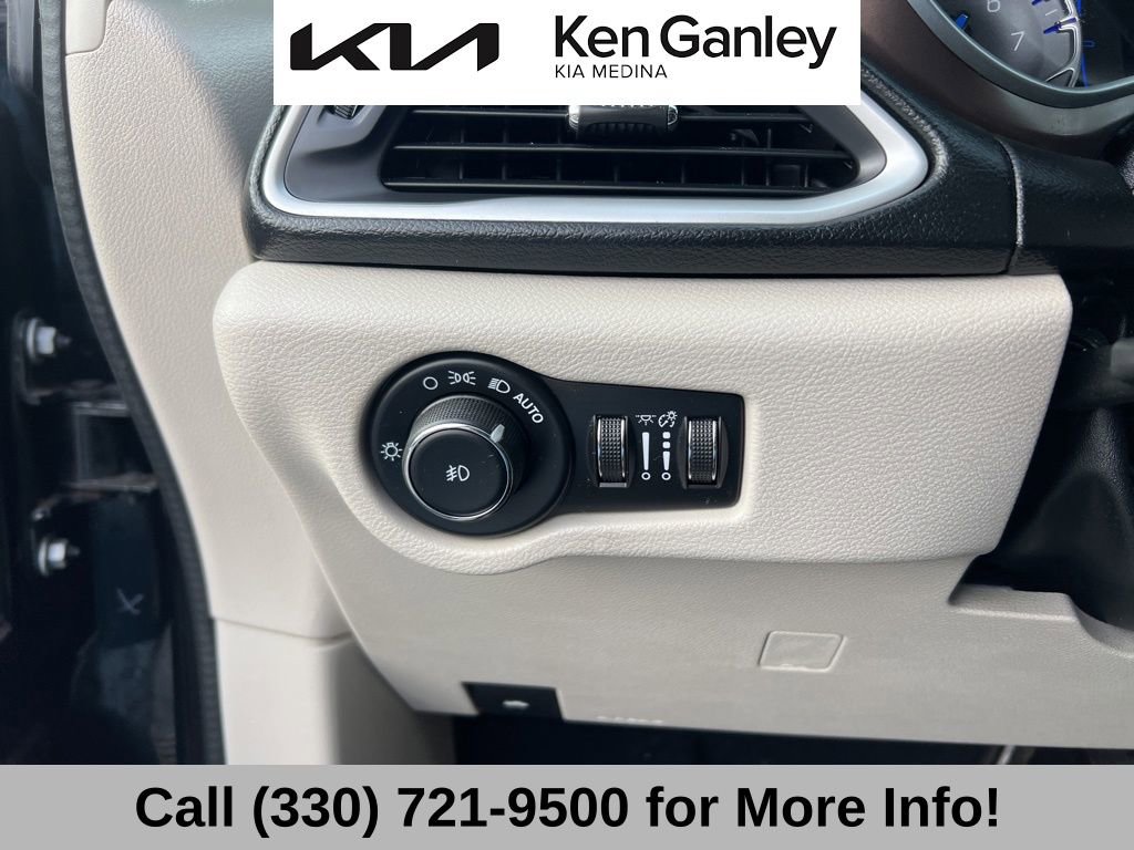 Used 2018 Chrysler Pacifica Touring-L w/ Premium Audio Group image 29