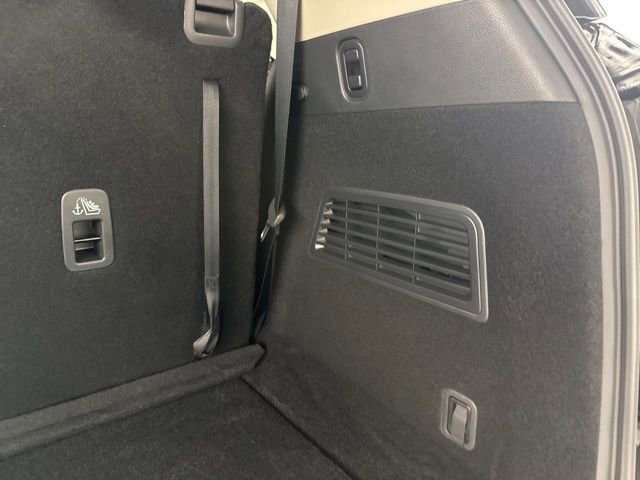 Used 2025 Nissan Pathfinder SV w/ SV Premium Package image 32