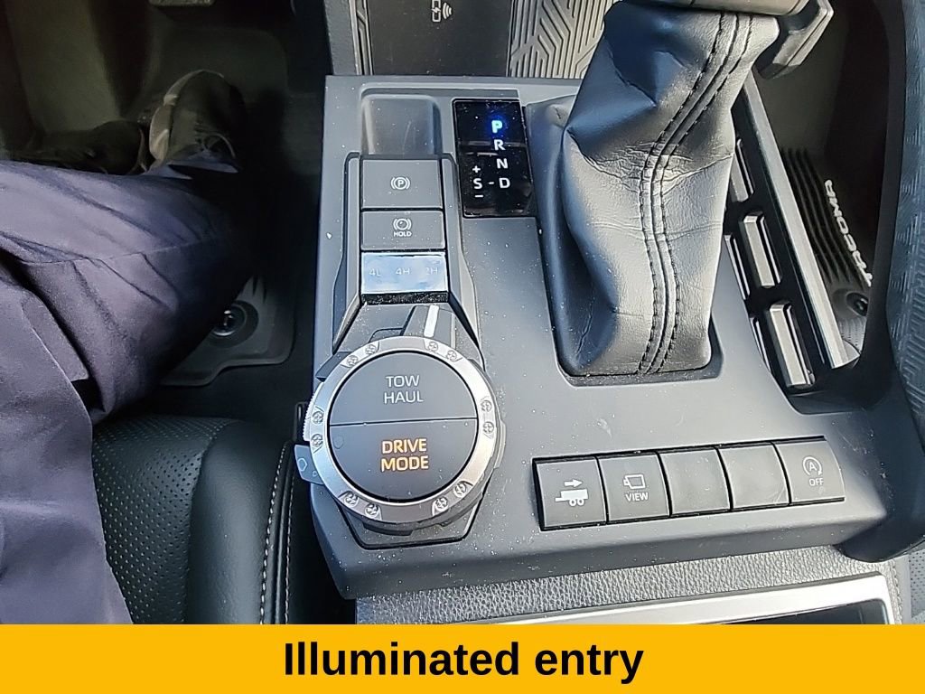 Used 2025 Toyota Tacoma Limited image 30