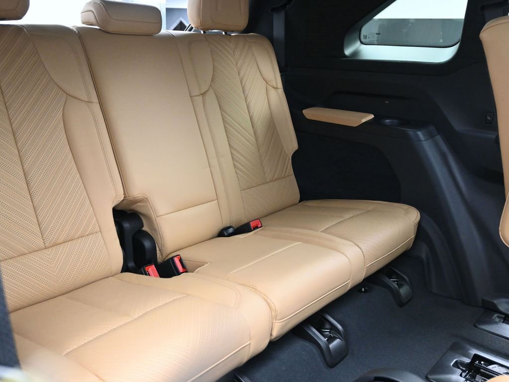 New 2026 Cadillac Escalade IQ Luxury 2 w/ LPO, Radiant Package AWD/4WD image 24