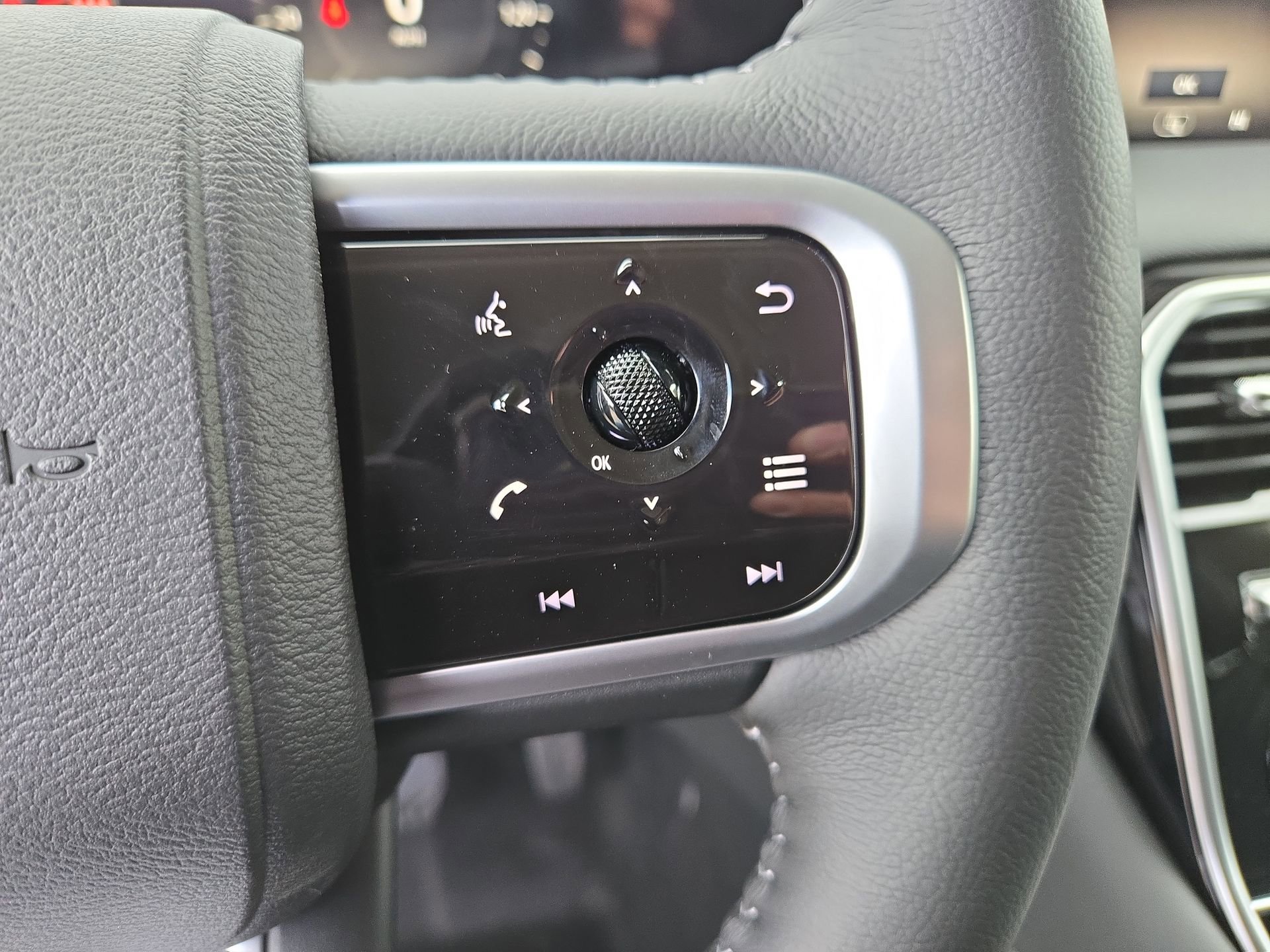 New 2026 Nissan Armada SV image 20