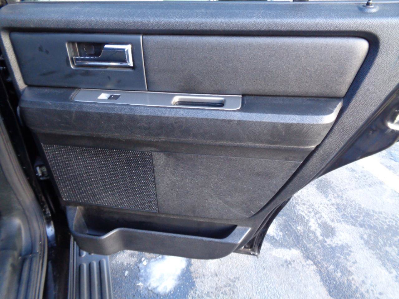 Used 2016 Ford Expedition XL image 11