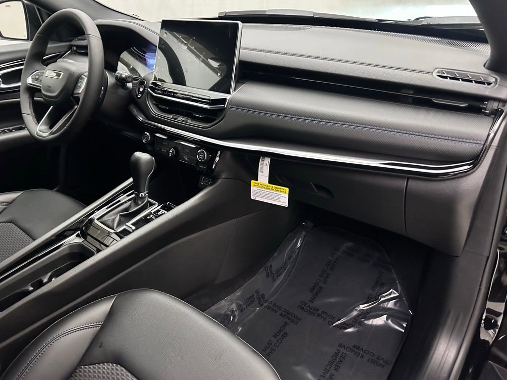 New 2026 Jeep Compass Latitude image 18