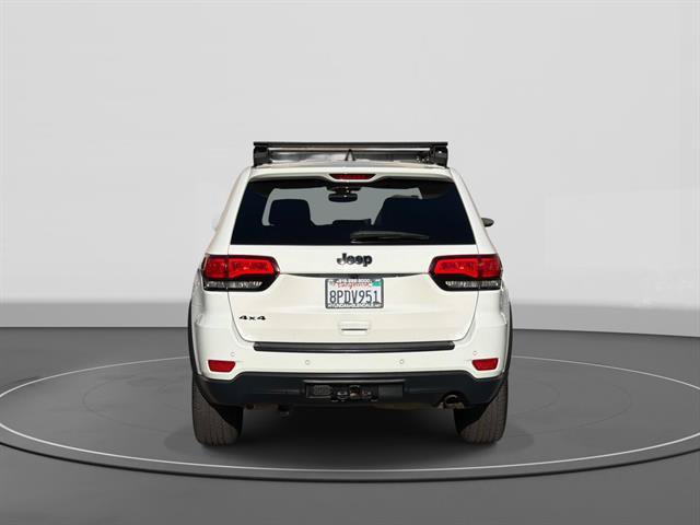 Used 2019 Jeep Grand Cherokee Laredo AWD/4WD image 4