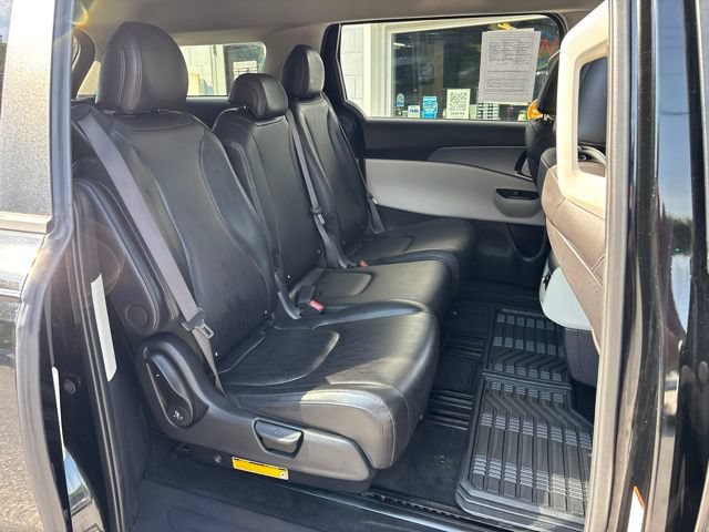 Used 2023 Kia Carnival LX FWD image 9