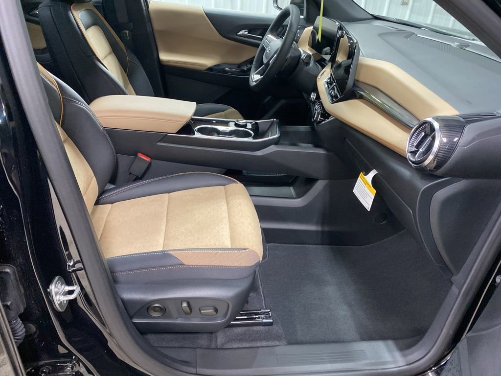 New 2026 Chevrolet Equinox ACTIV w/ Convenience Package III AWD/4WD image 22