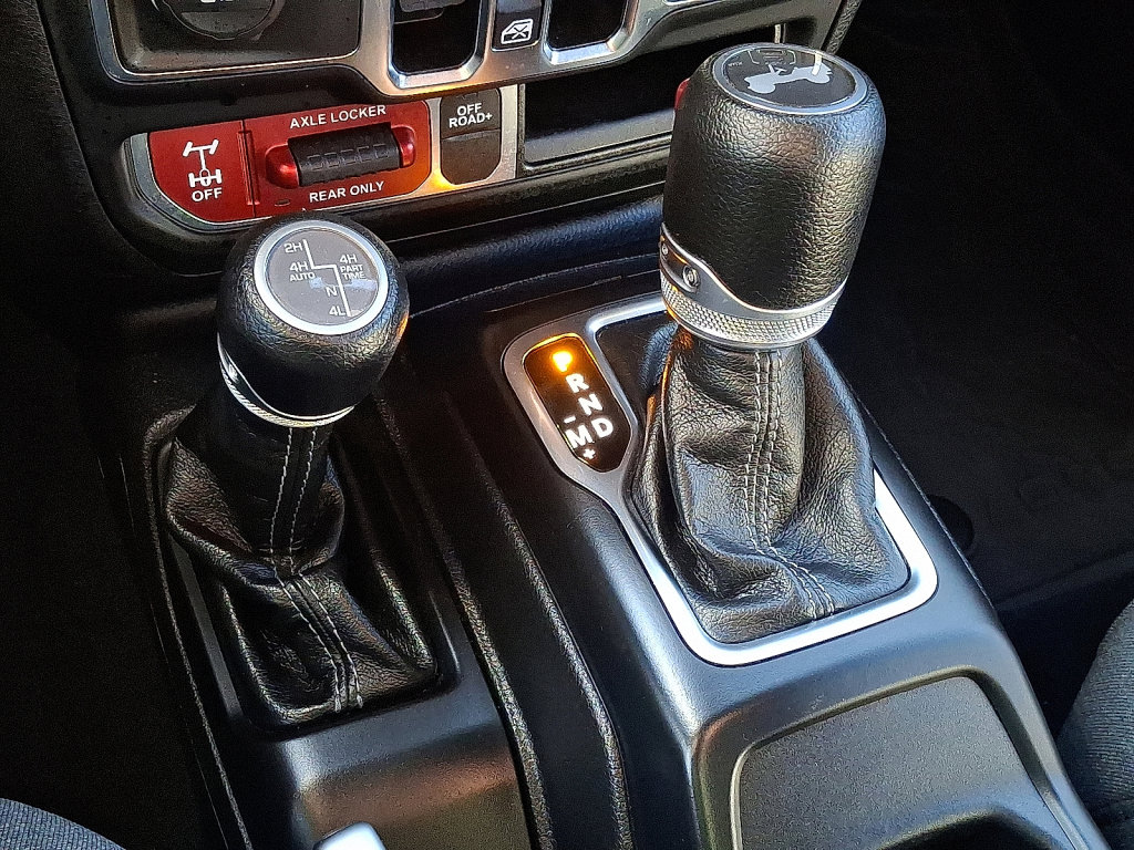 Used 2024 Jeep Wrangler Unlimited image 30