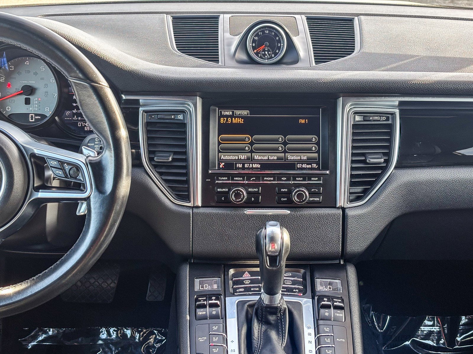 Used 2015 Porsche Macan S image 15