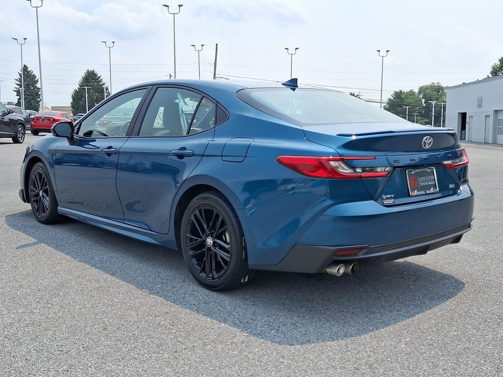 Used 2025 Toyota Camry SE FWD image 5