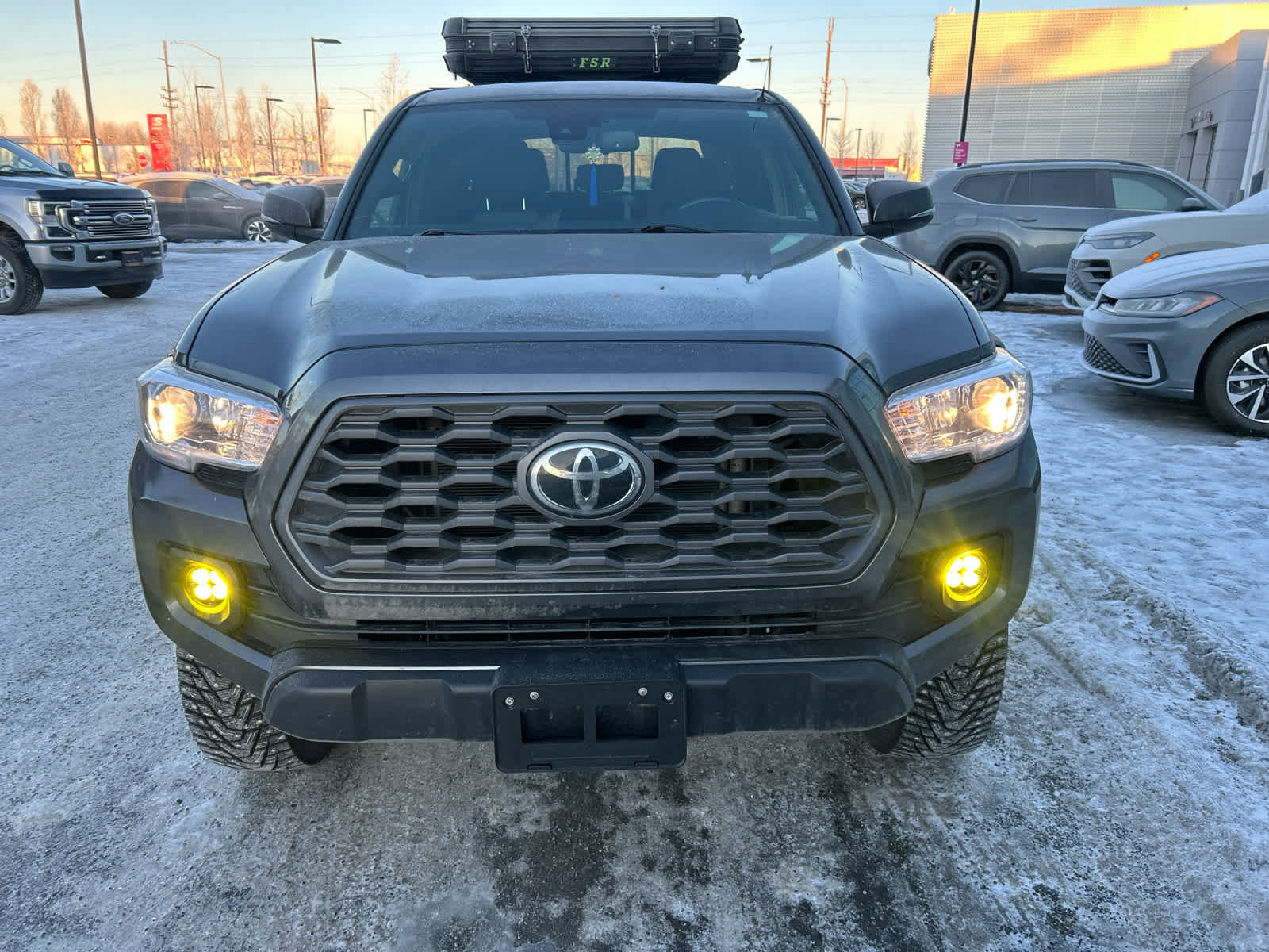 Used 2022 Toyota Tacoma TRD Off-Road image 2