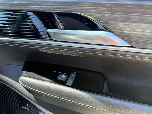 Used 2024 Jeep Wagoneer Series III w/ Premium Group I AWD/4WD image 56