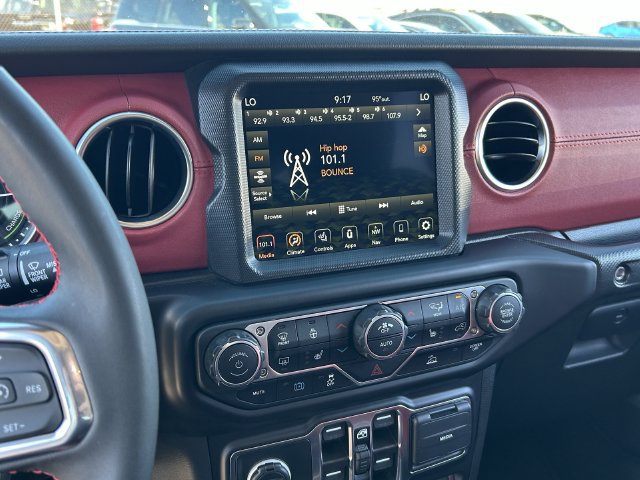 Used 2023 Jeep Wrangler Unlimited Rubicon 4xe AWD/4WD image 28