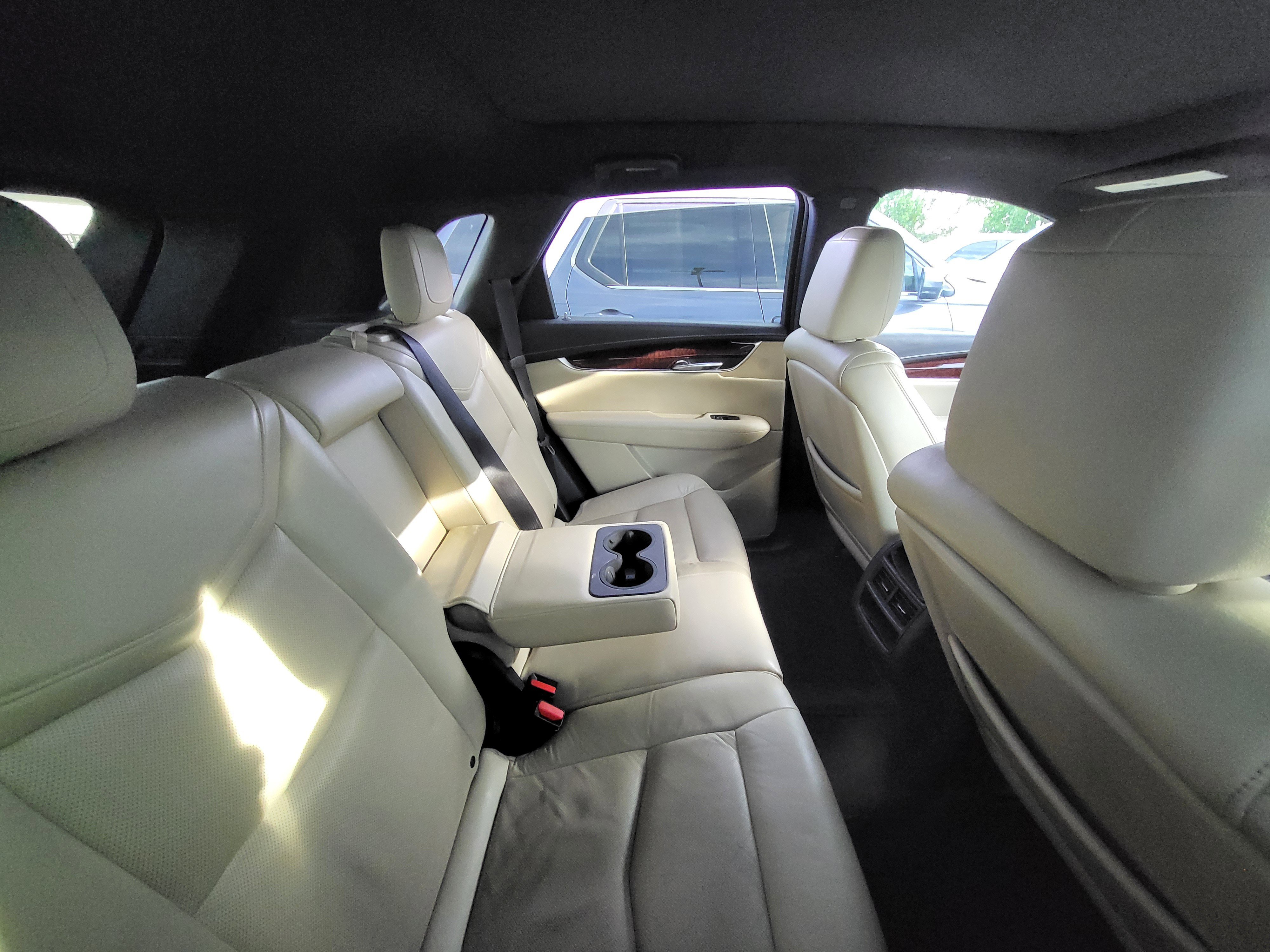 Used 2017 Cadillac XT5 Luxury w/ Driver Awareness Package image 9