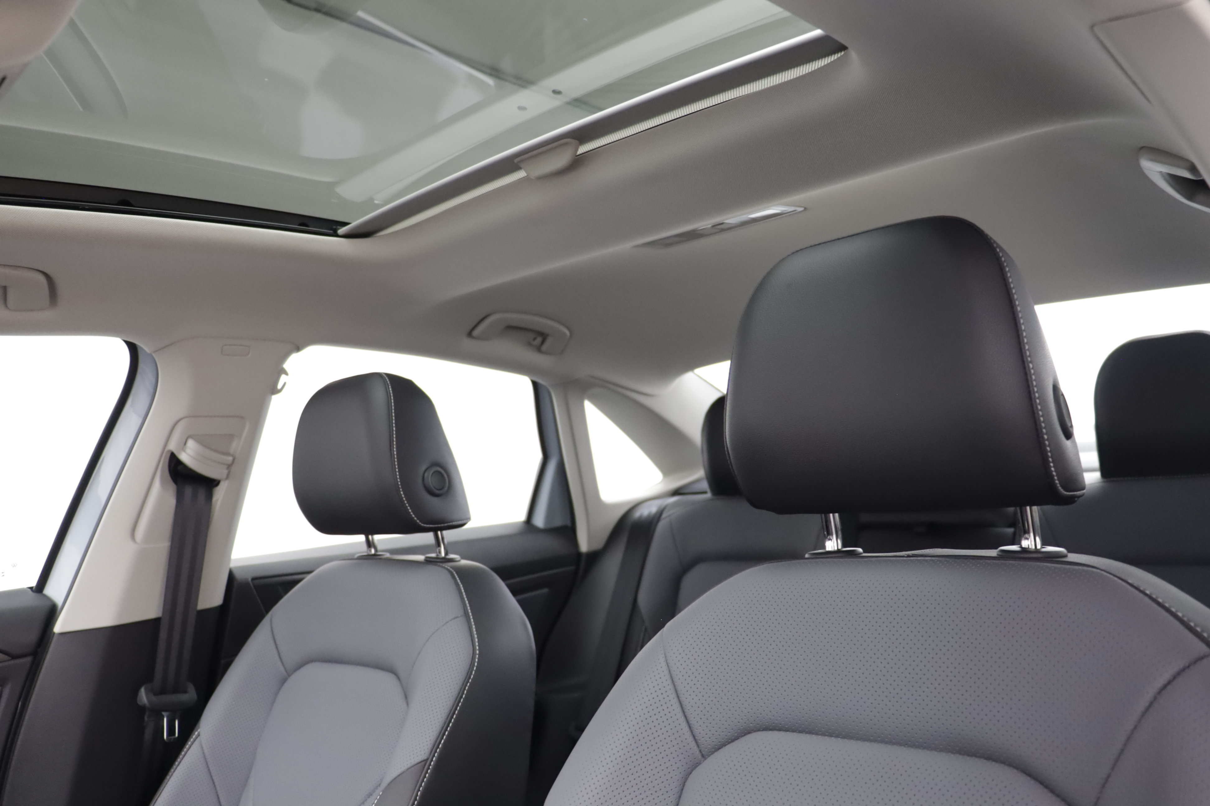 New 2027 Volkswagen Jetta SEL FWD image 14