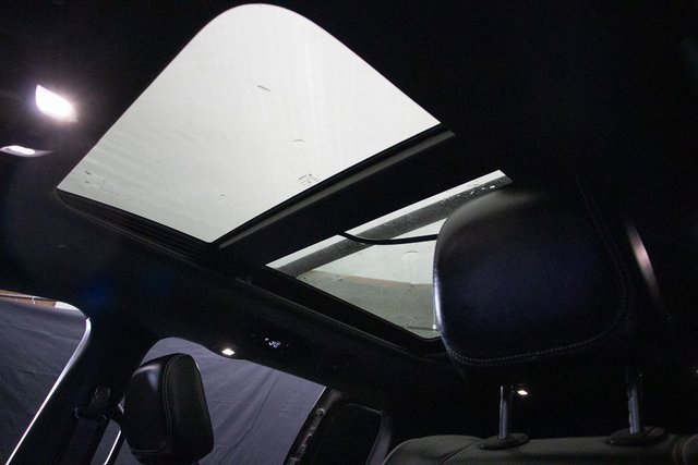 Used 2019 Chrysler Pacifica Limited w/ Advanced Safetytec Group image 23