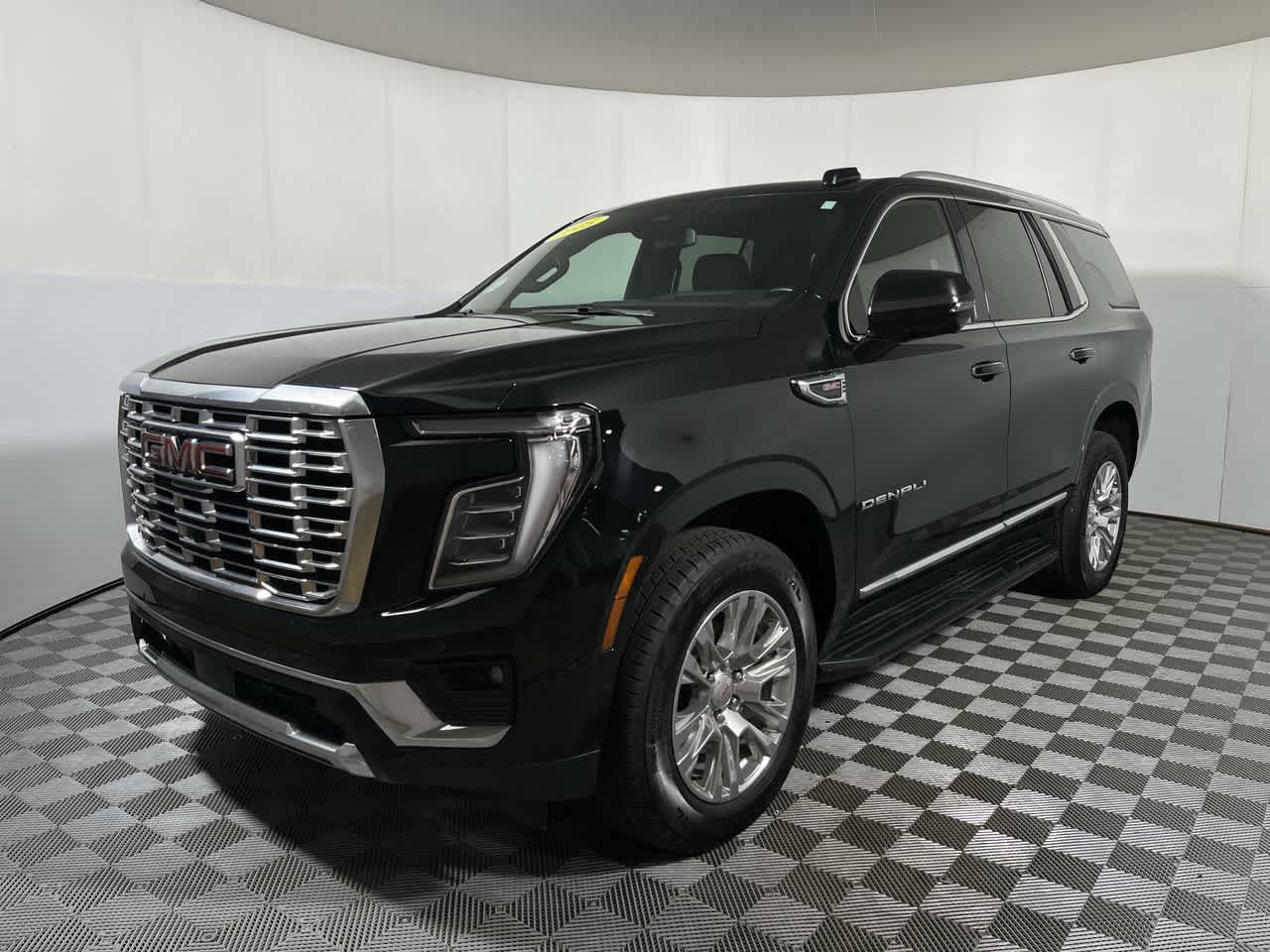 Used 2025 GMC Yukon Denali AWD/4WD image 4