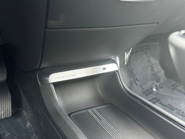 New 2025 Cadillac Lyriq Luxury image 17