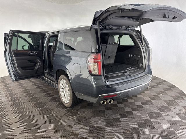 Used 2022 Chevrolet Suburban Premier AWD/4WD image 17
