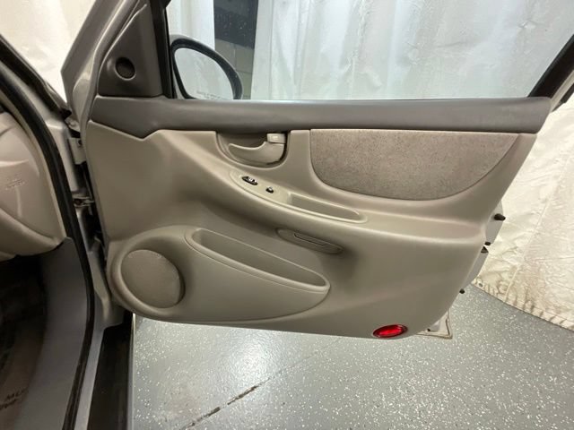 Used 1999 Oldsmobile Alero GL w/ Ashtray & Lighter Pkg FWD image 21