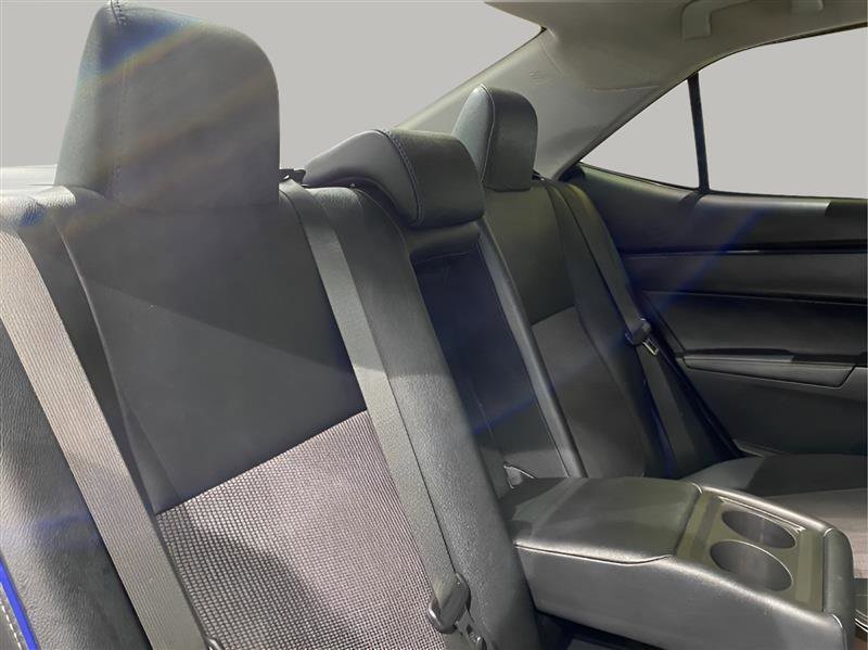 Used 2018 Toyota Corolla SE w/ Carpet Mat Package (TMS) FWD image 23