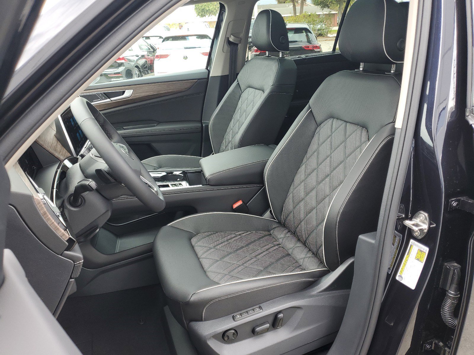 New 2025 Volkswagen Atlas SEL Premium R-Line image 17