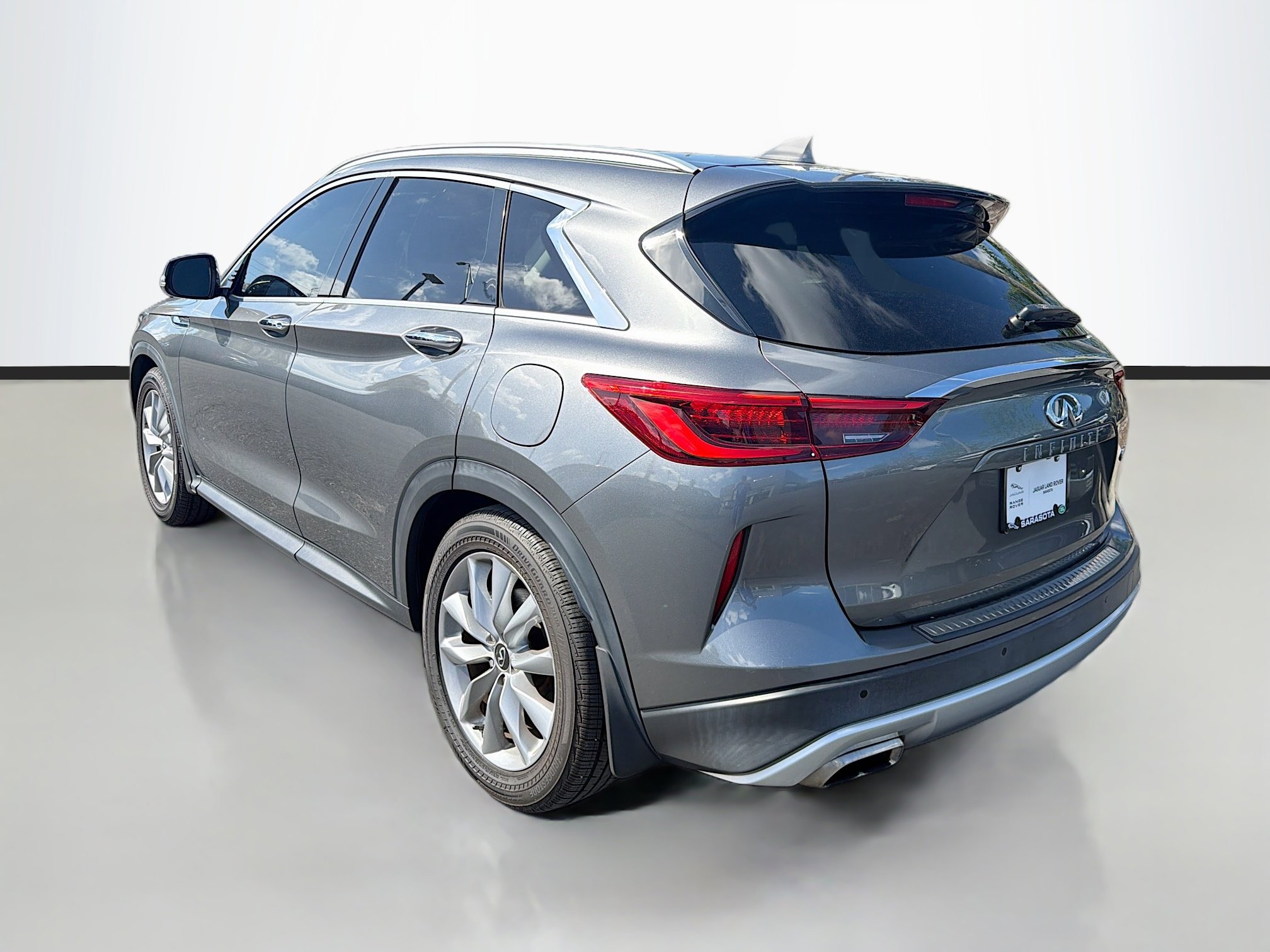 Used 2021 INFINITI QX50 Essential w/ Convenience Package image 3