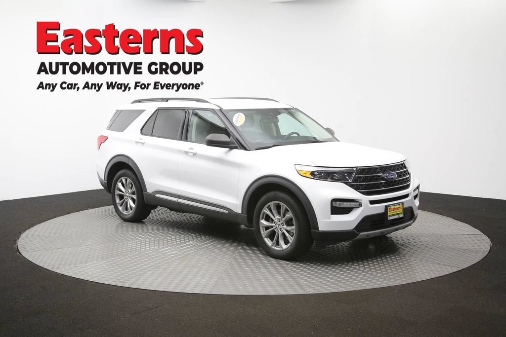 Used 2022 Ford Explorer XLT w/ Equipment Group 202A AWD/4WD image 52