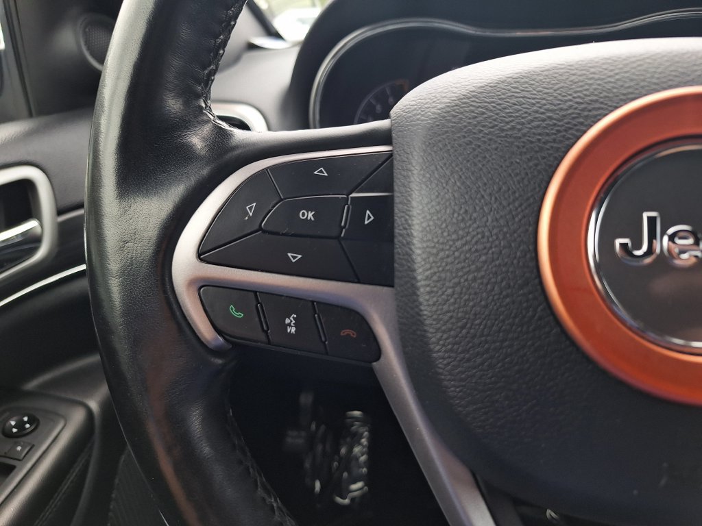 Used 2020 Jeep Grand Cherokee Limited AWD/4WD image 16