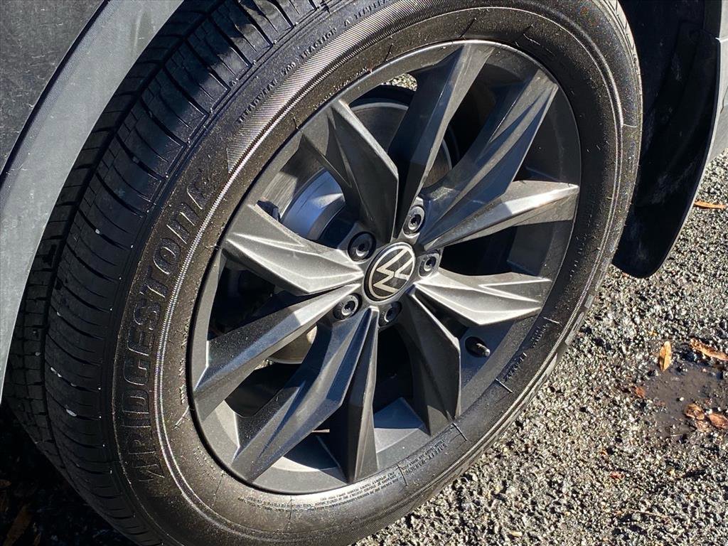 Certified 2024 Volkswagen Tiguan SE image 20