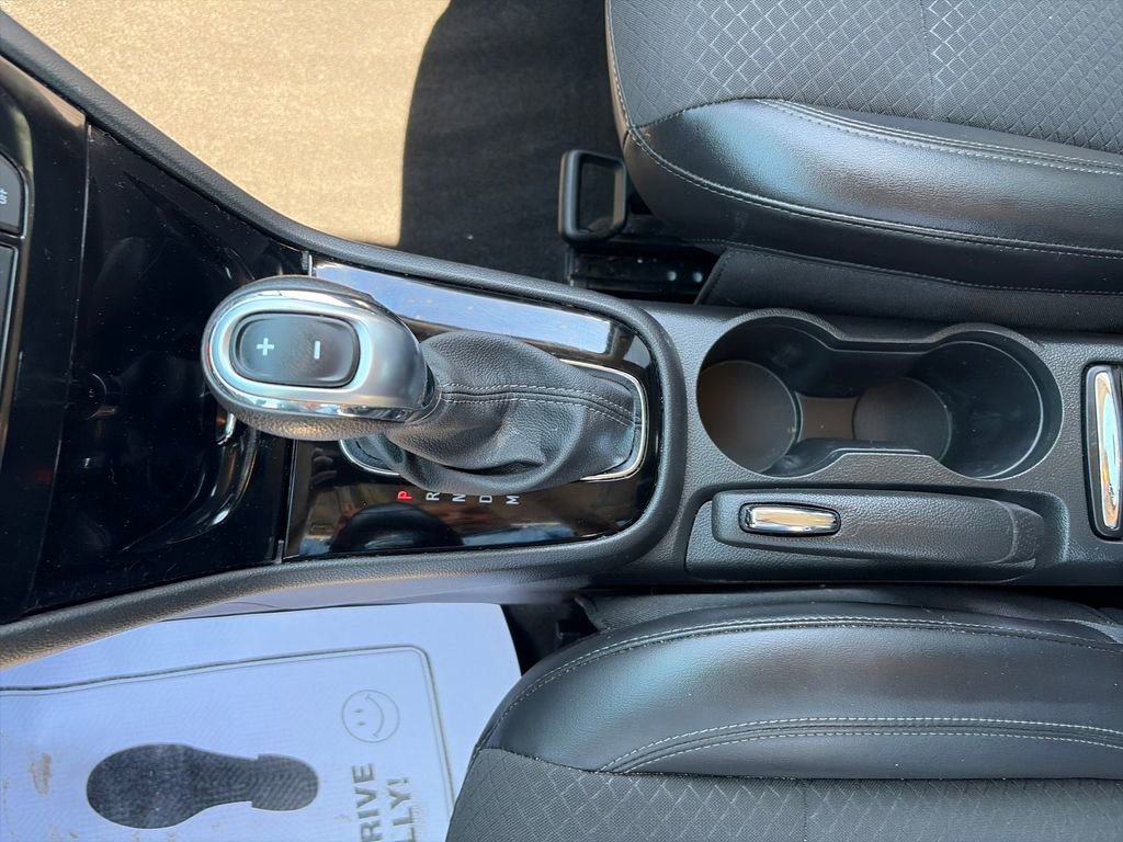 Used 2022 Buick Encore Preferred AWD/4WD image 23