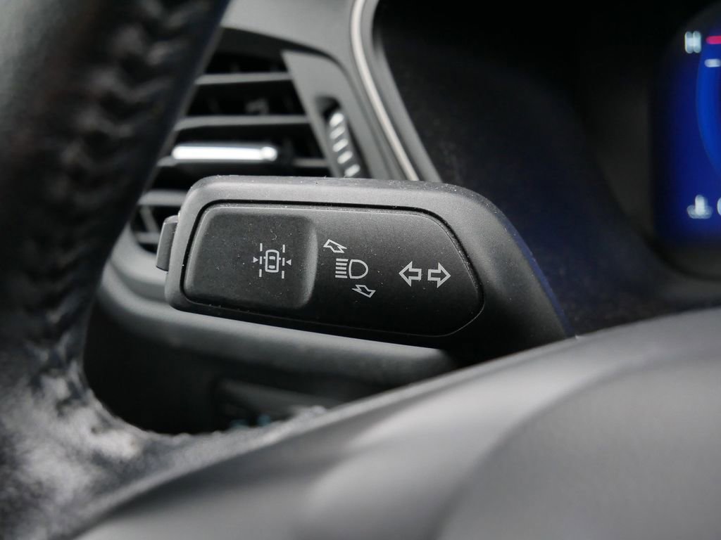 Used 2020 Ford Escape SE Sport image 24