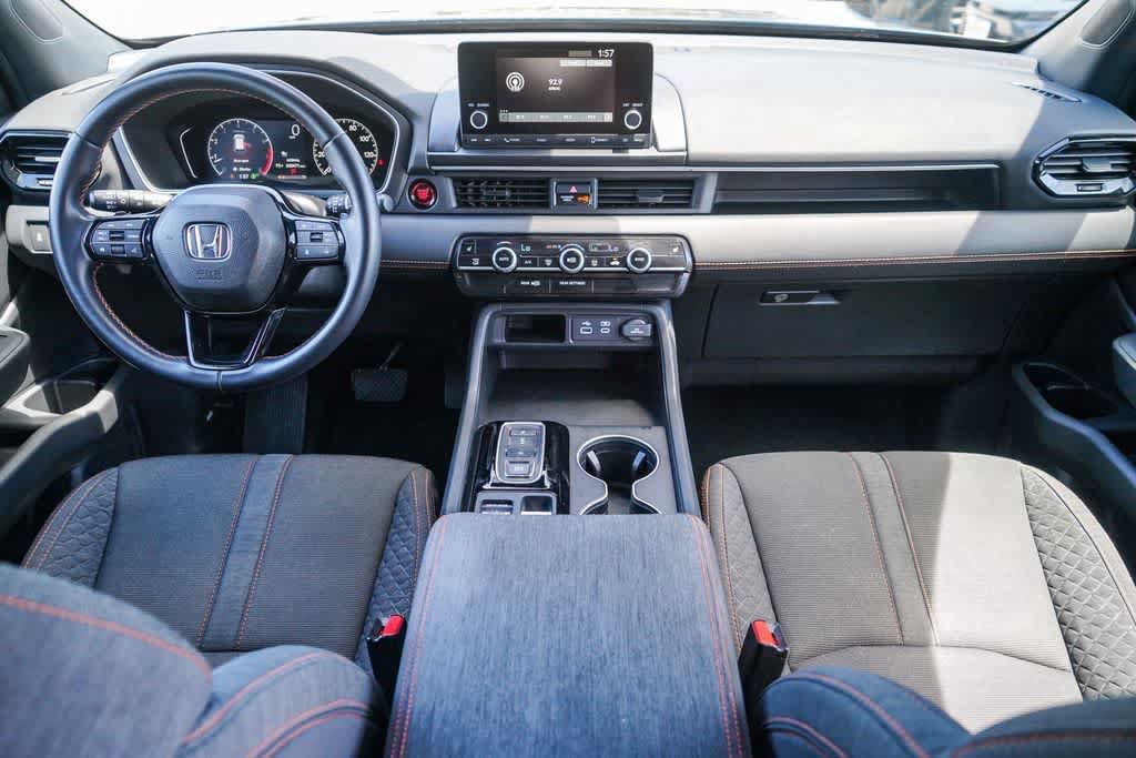Used 2025 Honda Pilot Sport image 10