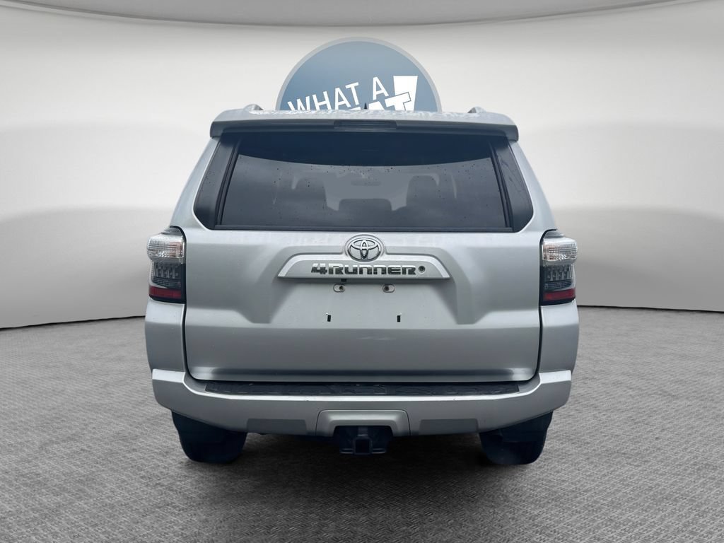 Used 2018 Toyota 4Runner SR5 AWD/4WD image 5