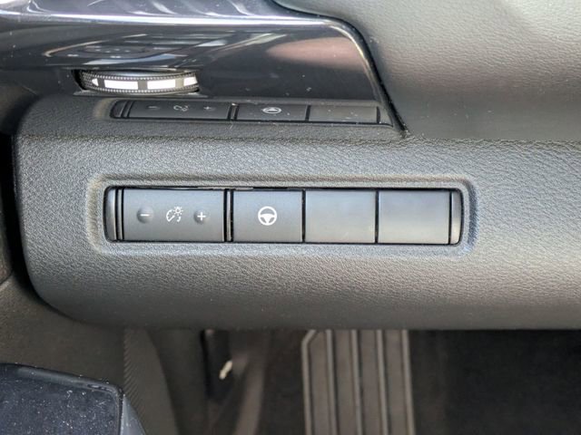 Used 2022 Nissan Pathfinder SV FWD image 14